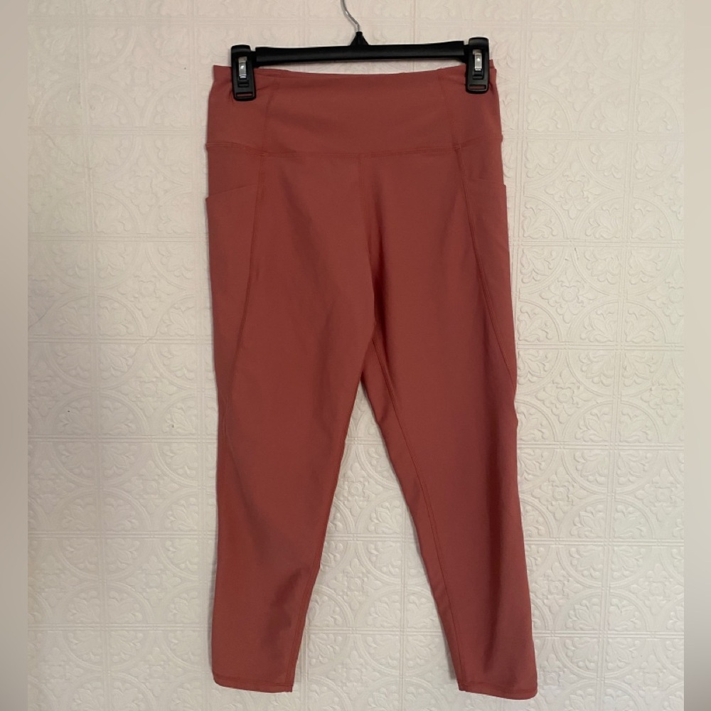 COPY - Kinesis | coral capri leggings with side pocket | Small - Picture 1 of 3